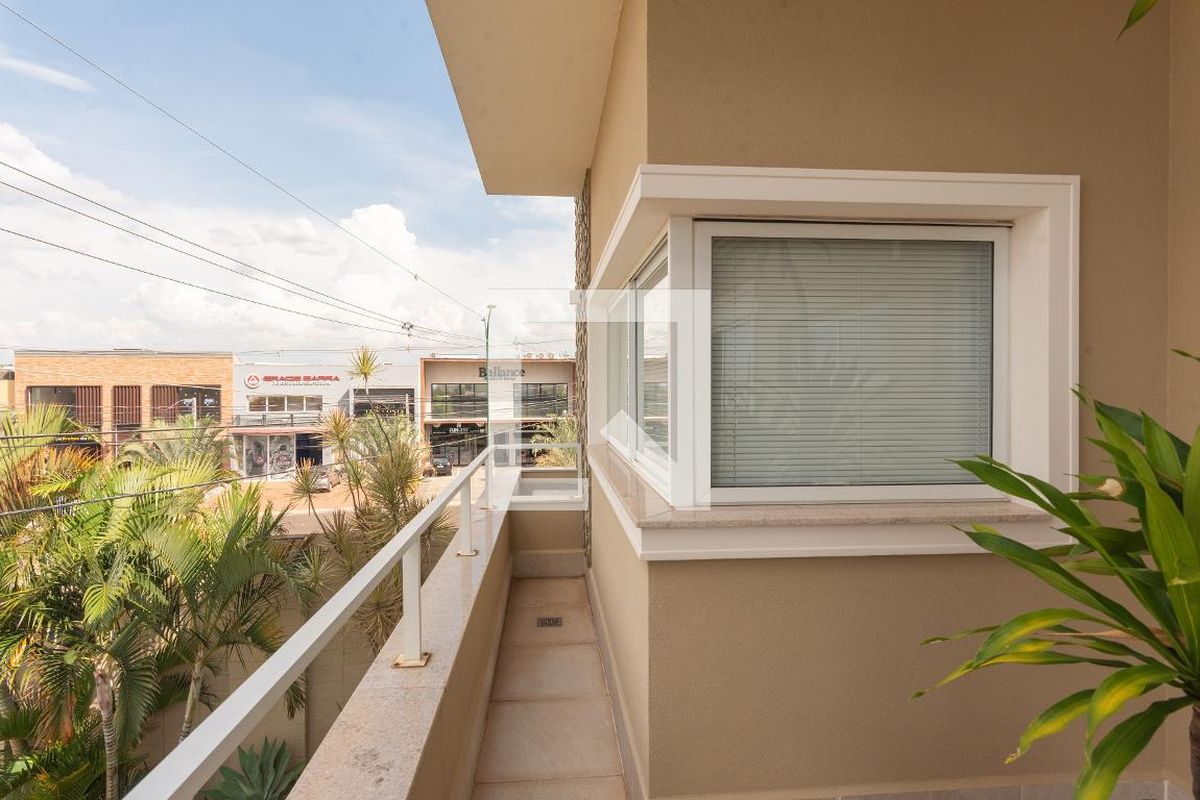 Casa à Venda - Swiss Park, 3 Quartos,  405 m2 em , Campinas - sp | SoloBR