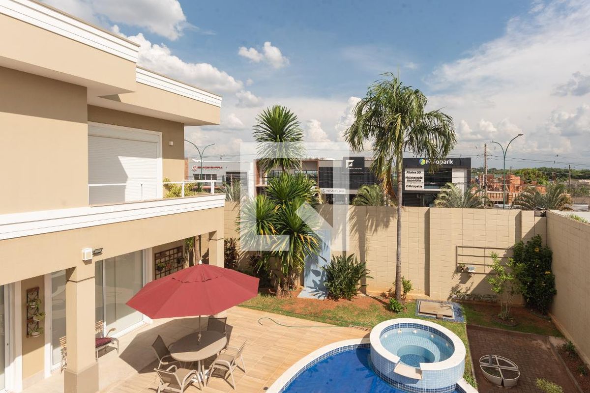 Casa à Venda - Swiss Park, 3 Quartos,  405 m2 em , Campinas - sp | SoloBR