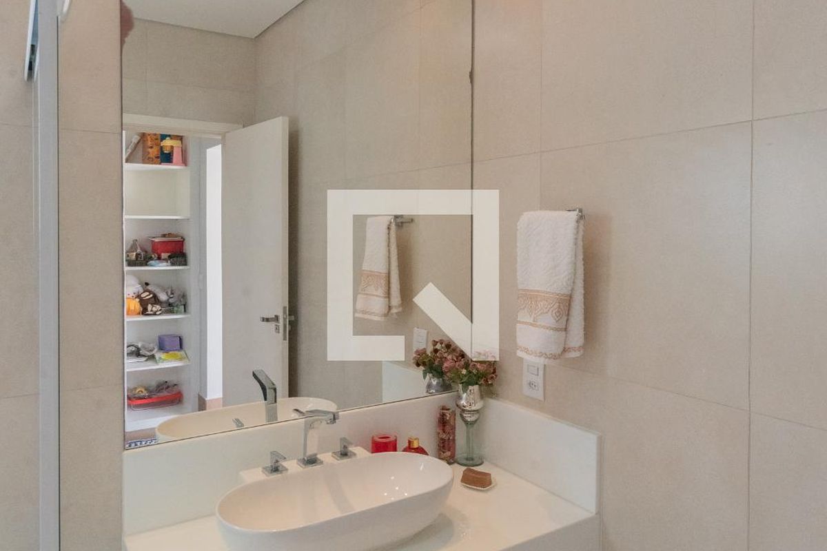 Casa à Venda - Swiss Park, 3 Quartos,  405 m2 em , Campinas - sp | SoloBR