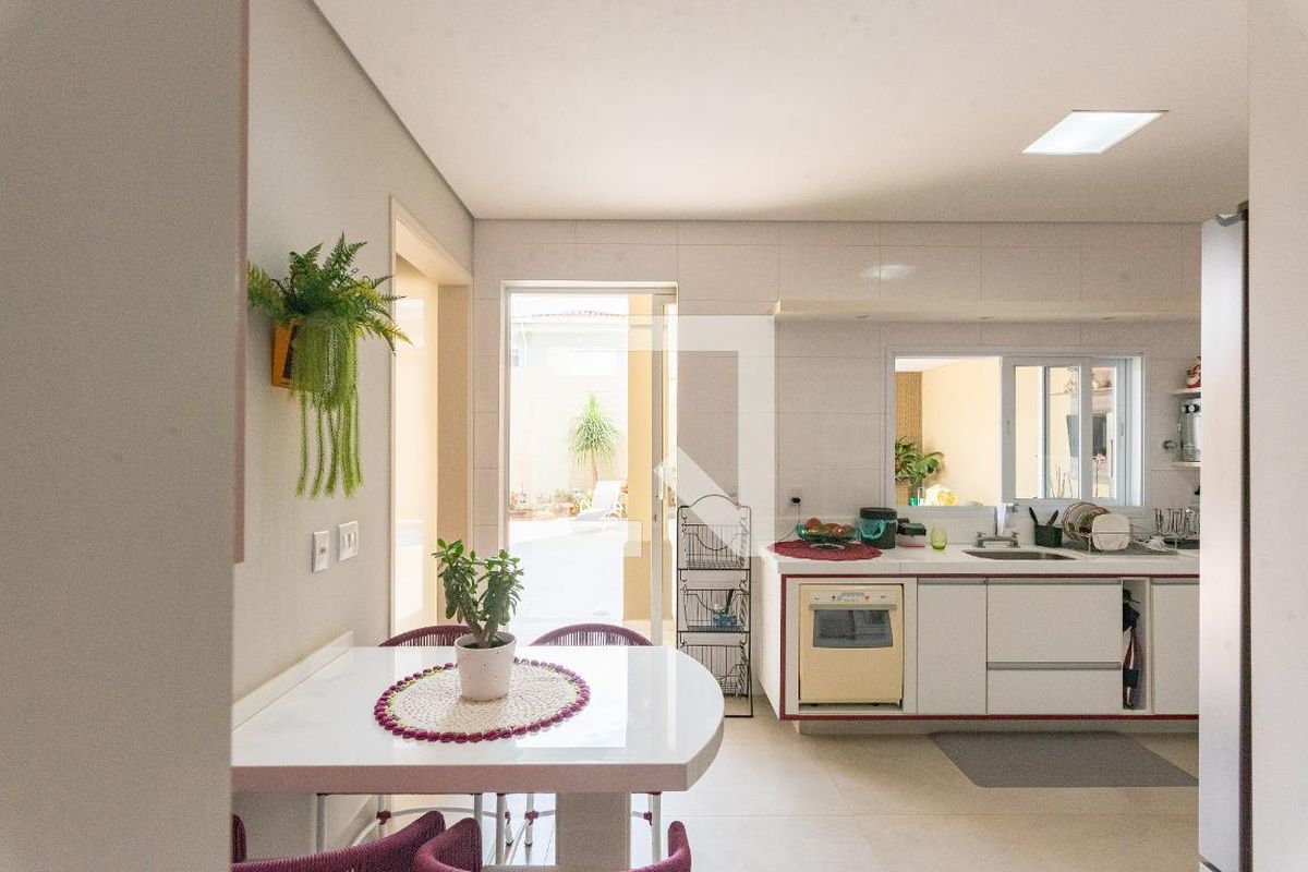 Casa à Venda - Swiss Park, 3 Quartos,  405 m2 em , Campinas - sp | SoloBR