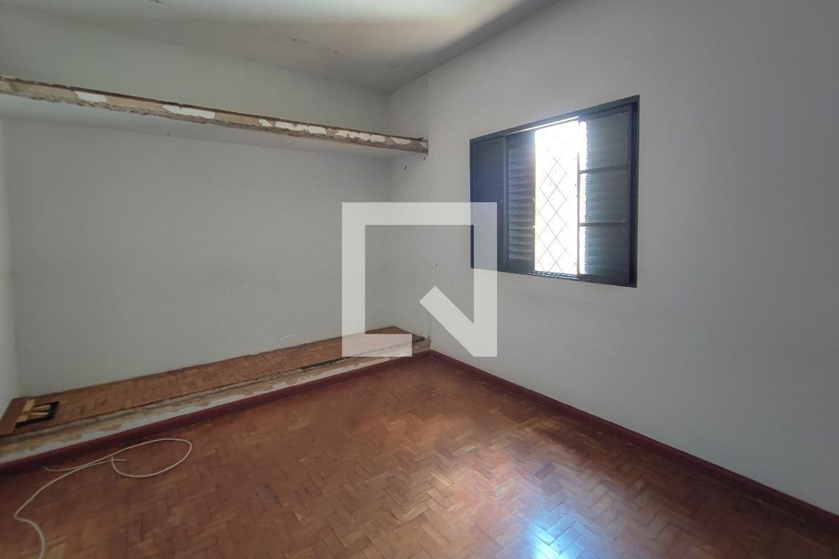 Casa à Venda - Cambuí, 4 Quartos,  300 m2 em , Campinas - sp | SoloBR