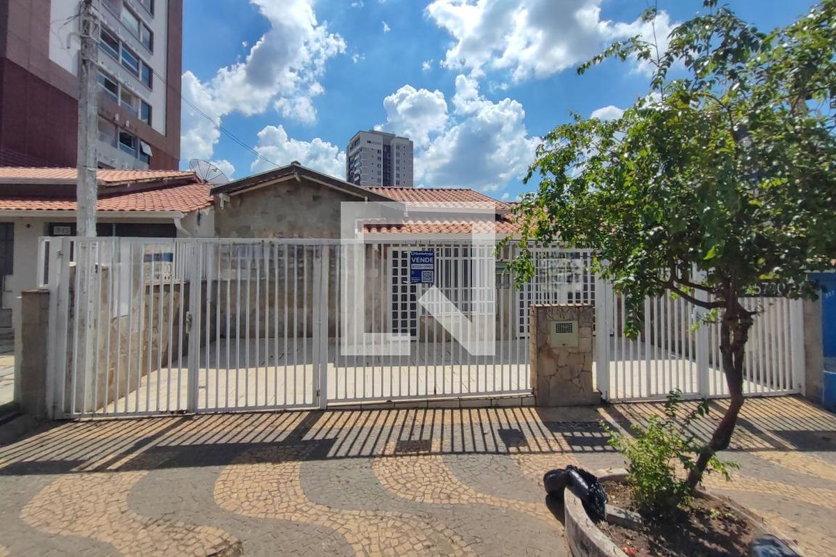 Casa à Venda - Cambuí, 4 Quartos,  300 m2 em , Campinas - sp | SoloBR