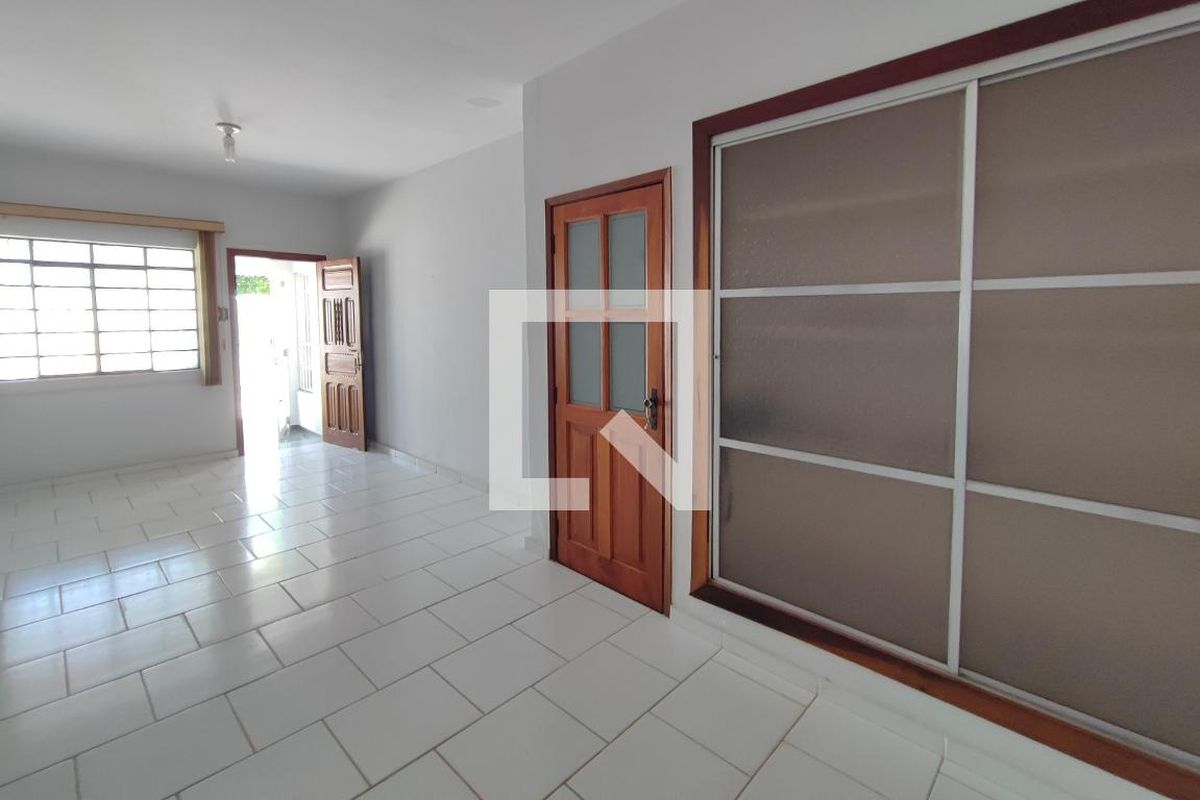 Casa à Venda - Cambuí, 4 Quartos,  300 m2 em , Campinas - sp | SoloBR