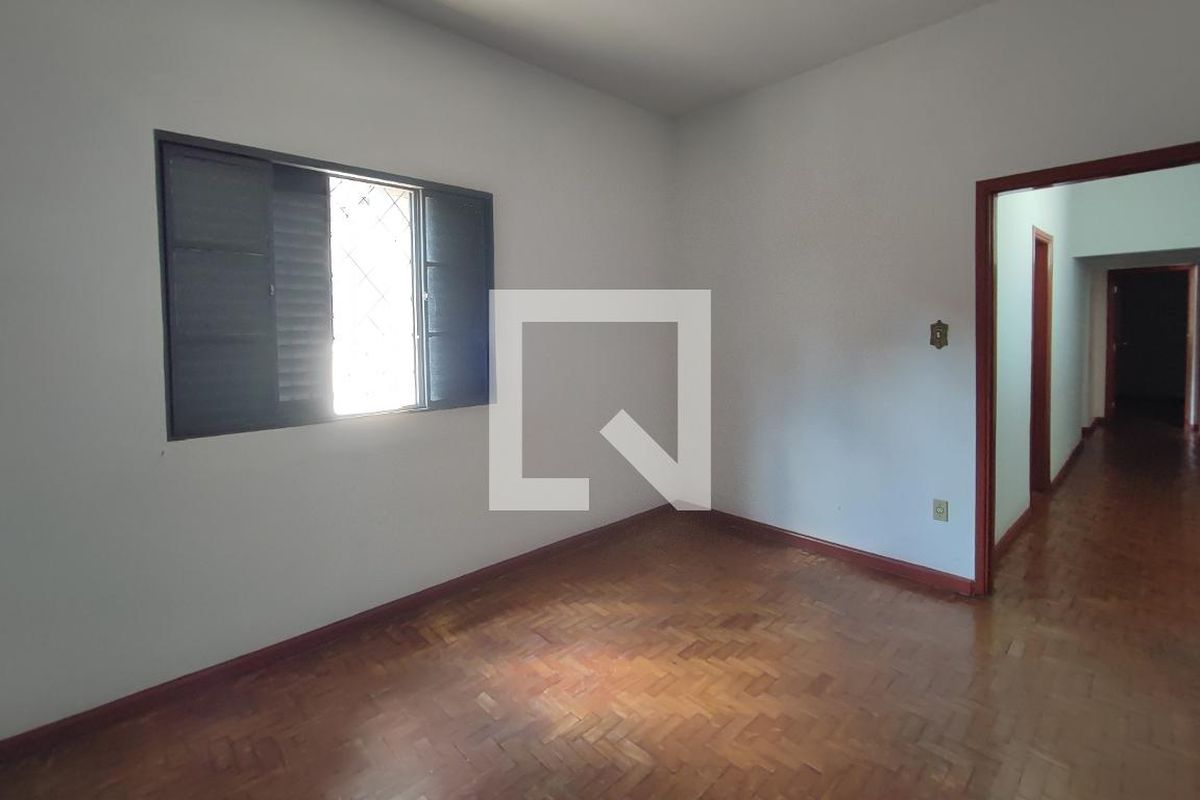 Casa à Venda - Cambuí, 4 Quartos,  300 m2 em , Campinas - sp | SoloBR