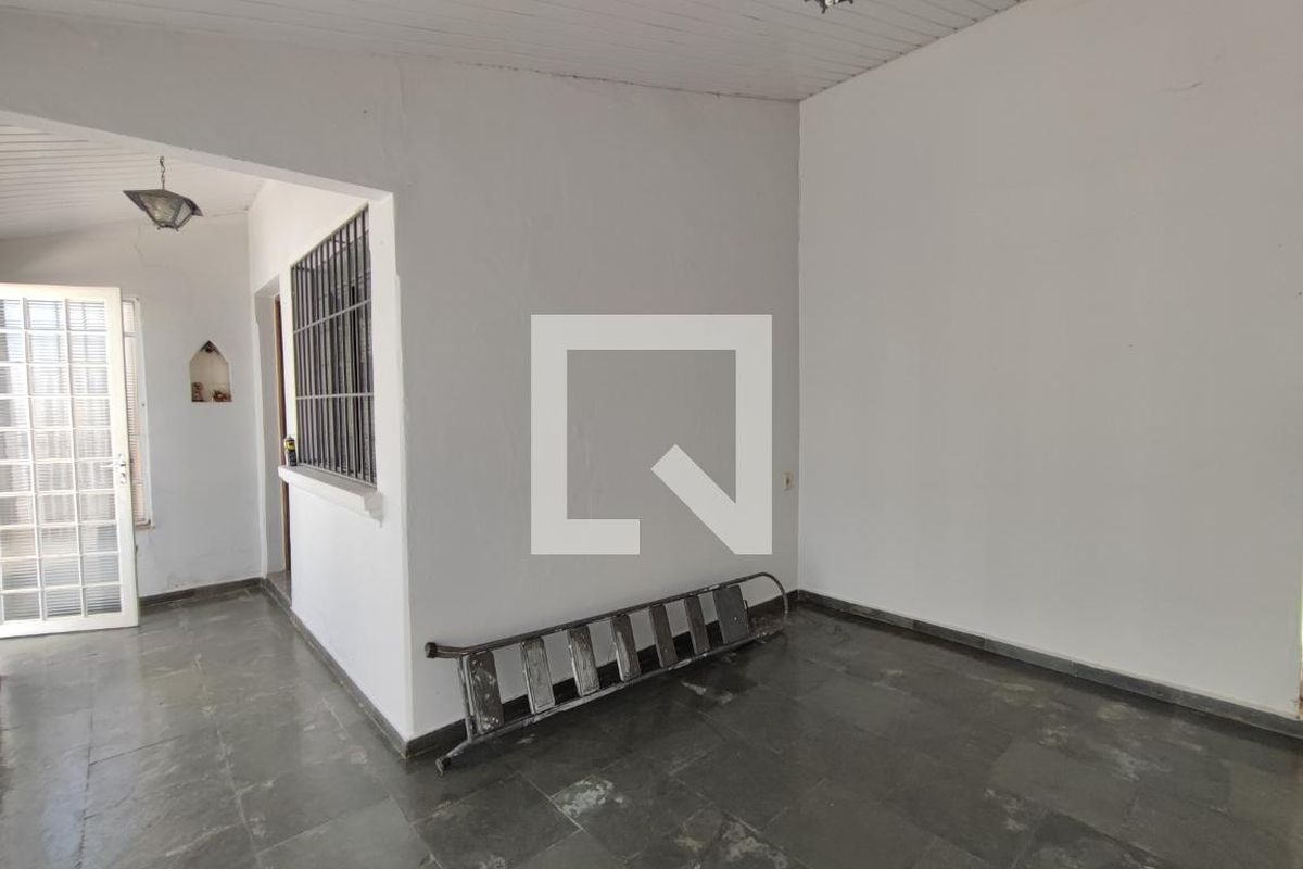 Casa à Venda - Cambuí, 4 Quartos,  300 m2 em , Campinas - sp | SoloBR