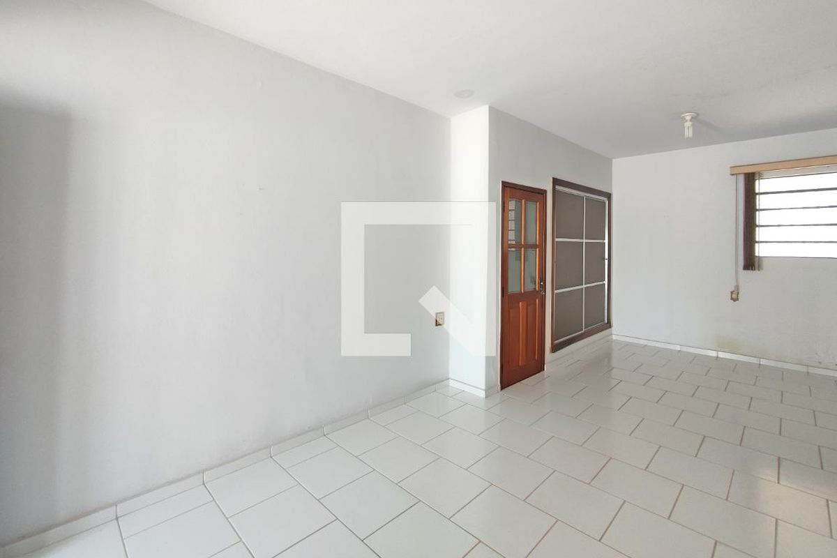 Casa à Venda - Cambuí, 4 Quartos,  300 m2 em , Campinas - sp | SoloBR