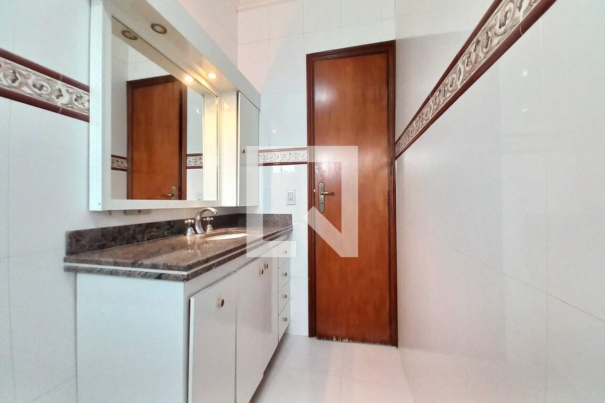 Casa à Venda - Jardim do Lago, 3 Quartos,  250 m2 em , Campinas - sp | SoloBR