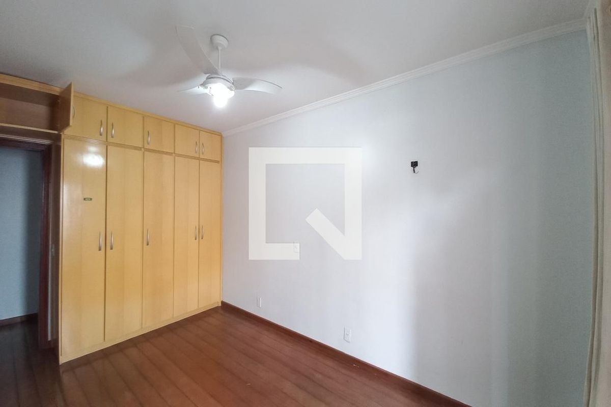 Casa à Venda - Jardim do Lago, 3 Quartos,  250 m2 em , Campinas - sp | SoloBR