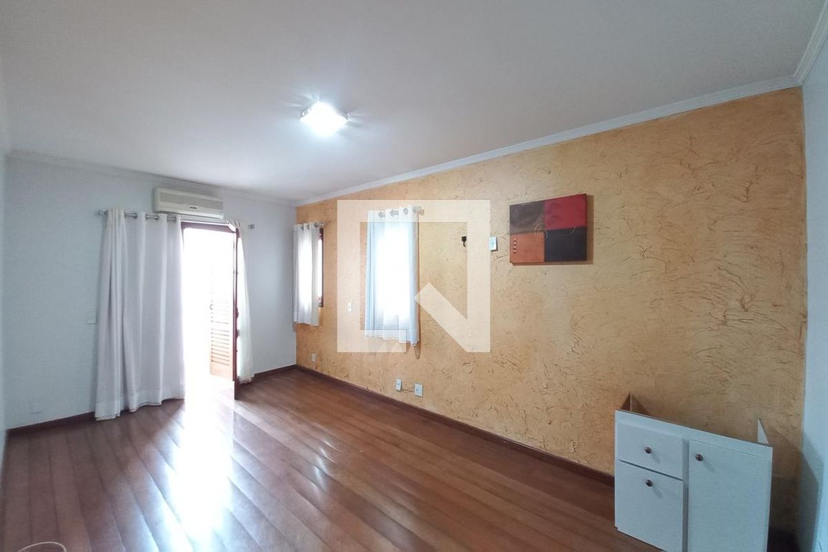 Casa à Venda - Jardim do Lago, 3 Quartos,  250 m2 em , Campinas - sp | SoloBR
