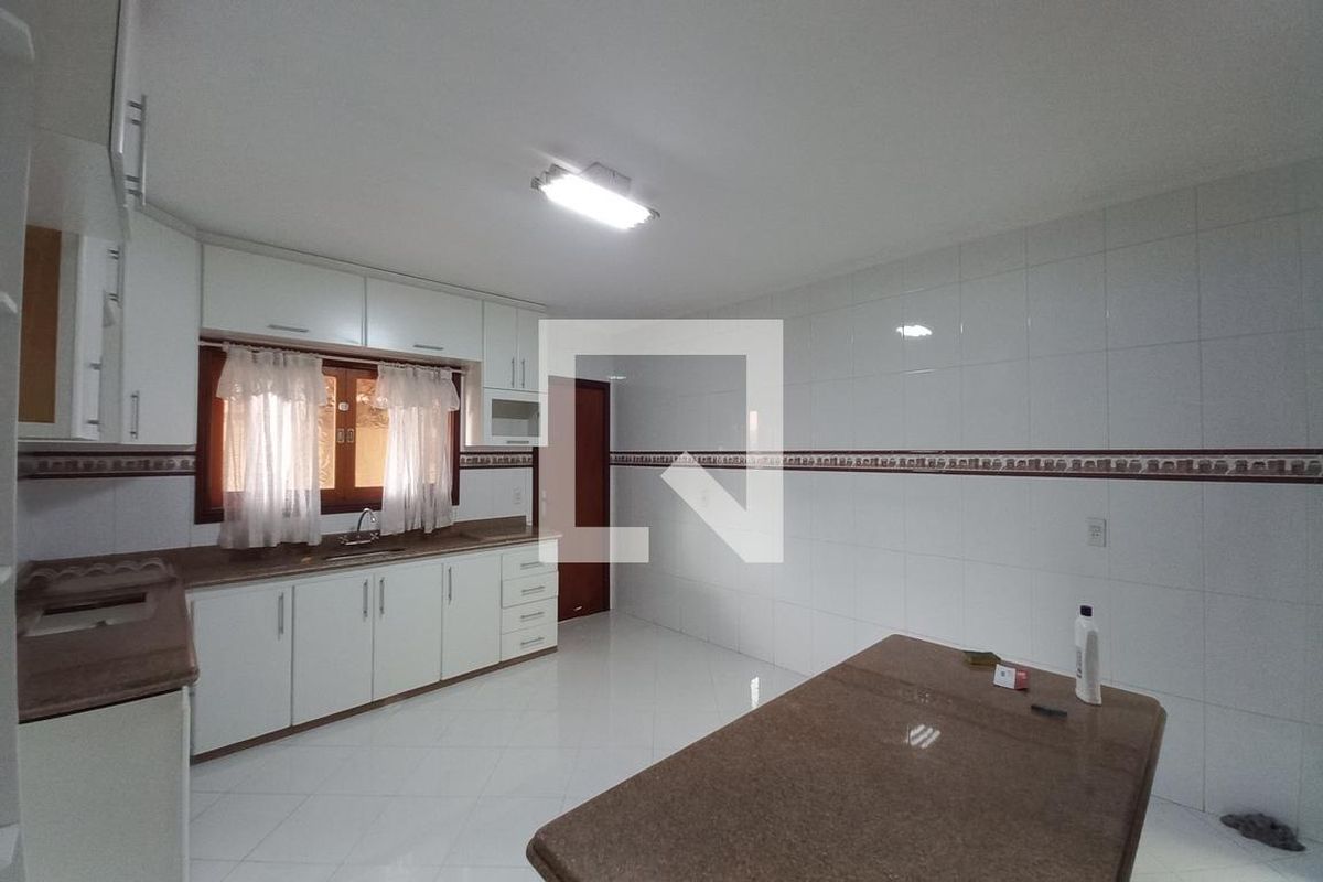 Casa à Venda - Jardim do Lago, 3 Quartos,  250 m2 em , Campinas - sp | SoloBR