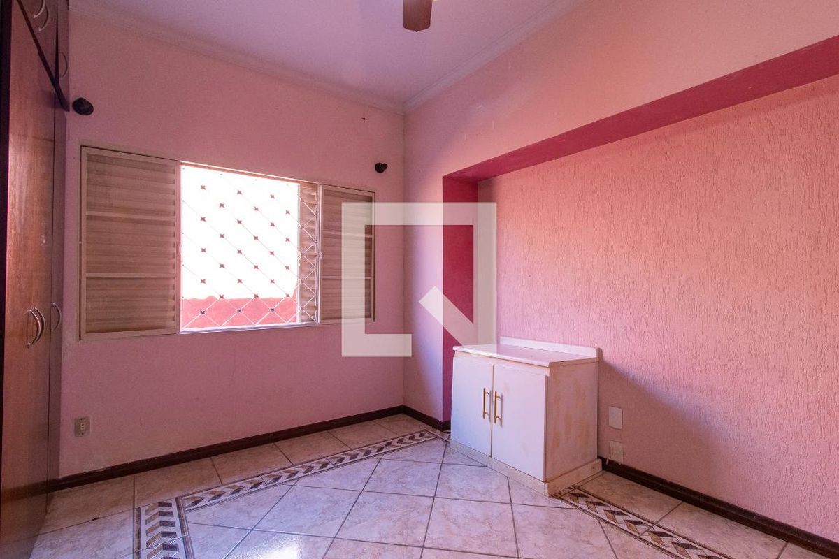 Casa à Venda - Taquaral, 3 Quartos,  140 m2 em , Campinas - sp | SoloBR