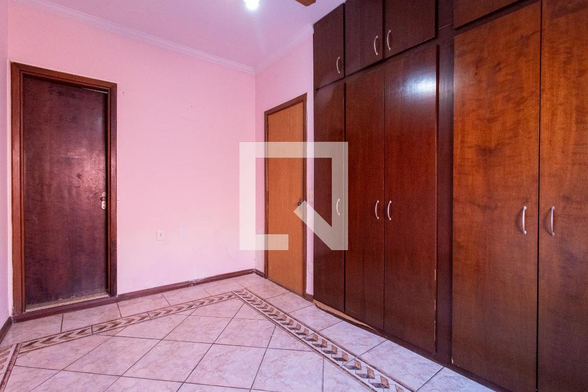 Casa à Venda - Taquaral, 3 Quartos,  140 m2 em , Campinas - sp | SoloBR