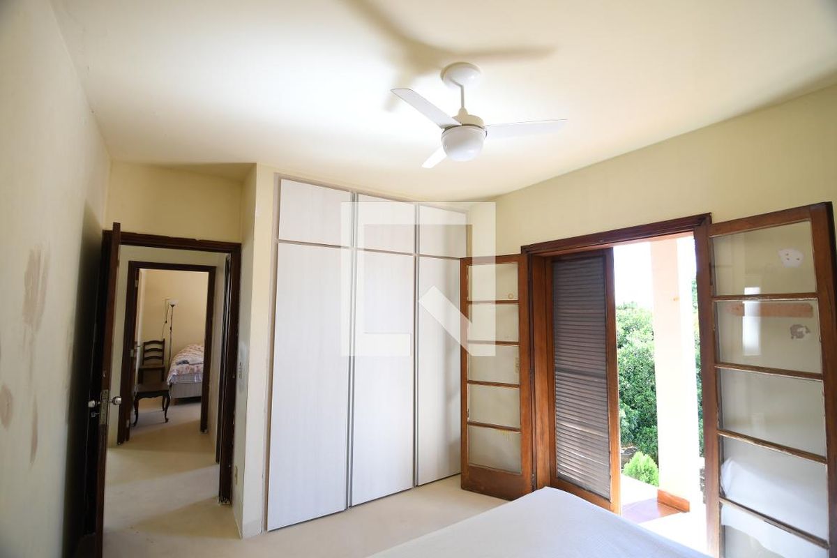 Casa à Venda - Jardim Flamboyant, 4 Quartos,  258 m2 em , Campinas - sp | SoloBR