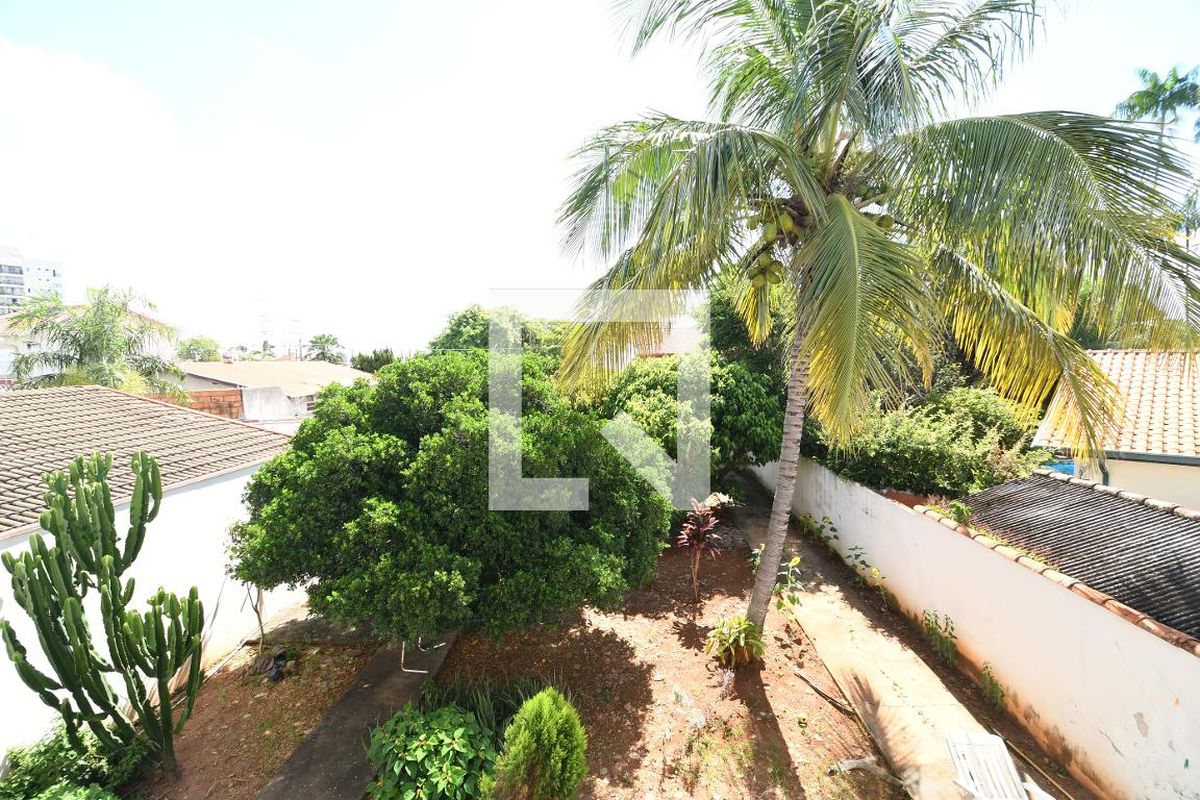 Casa à Venda - Jardim Flamboyant, 4 Quartos,  258 m2 em , Campinas - sp | SoloBR