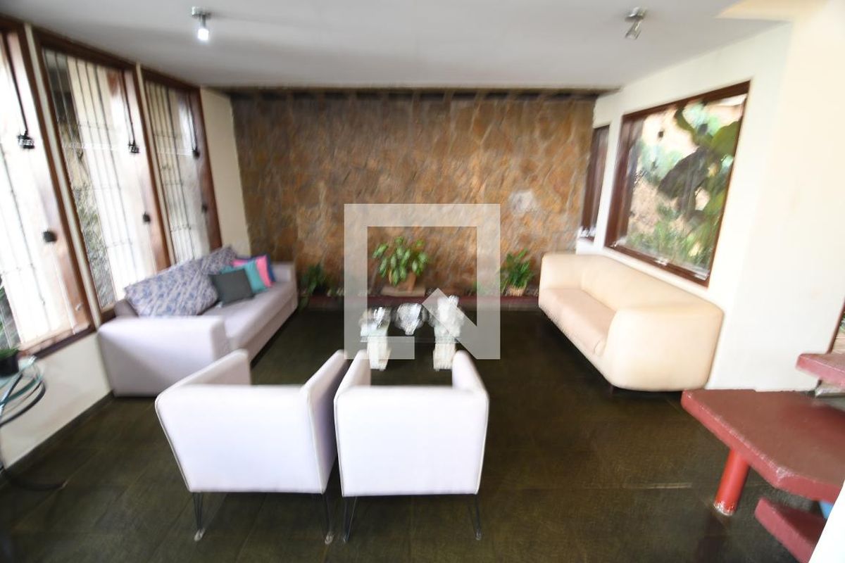 Casa à Venda - Jardim Flamboyant, 4 Quartos,  258 m2 em , Campinas - sp | SoloBR