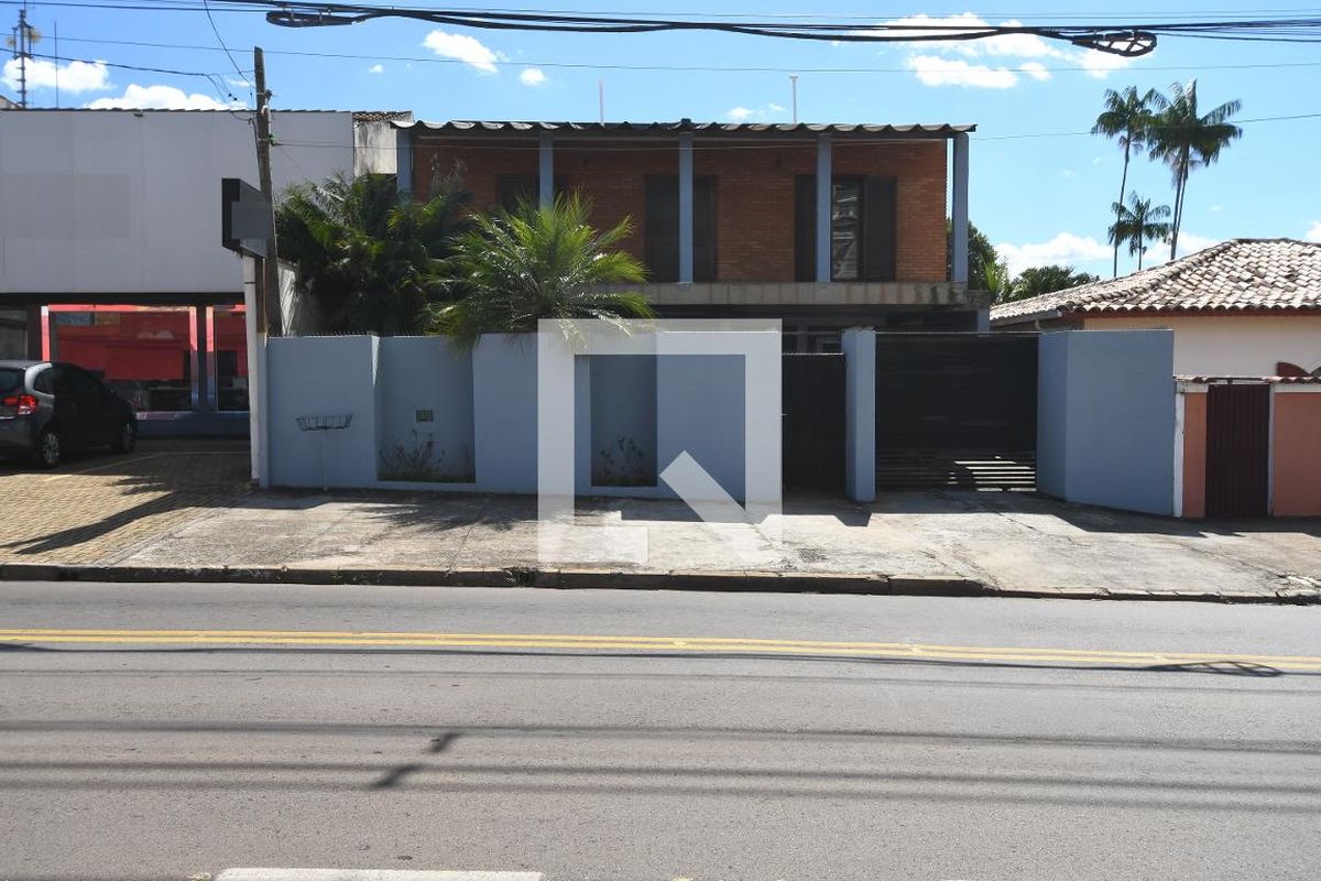 Casa à Venda - Jardim Flamboyant, 4 Quartos,  258 m2 em , Campinas - sp | SoloBR