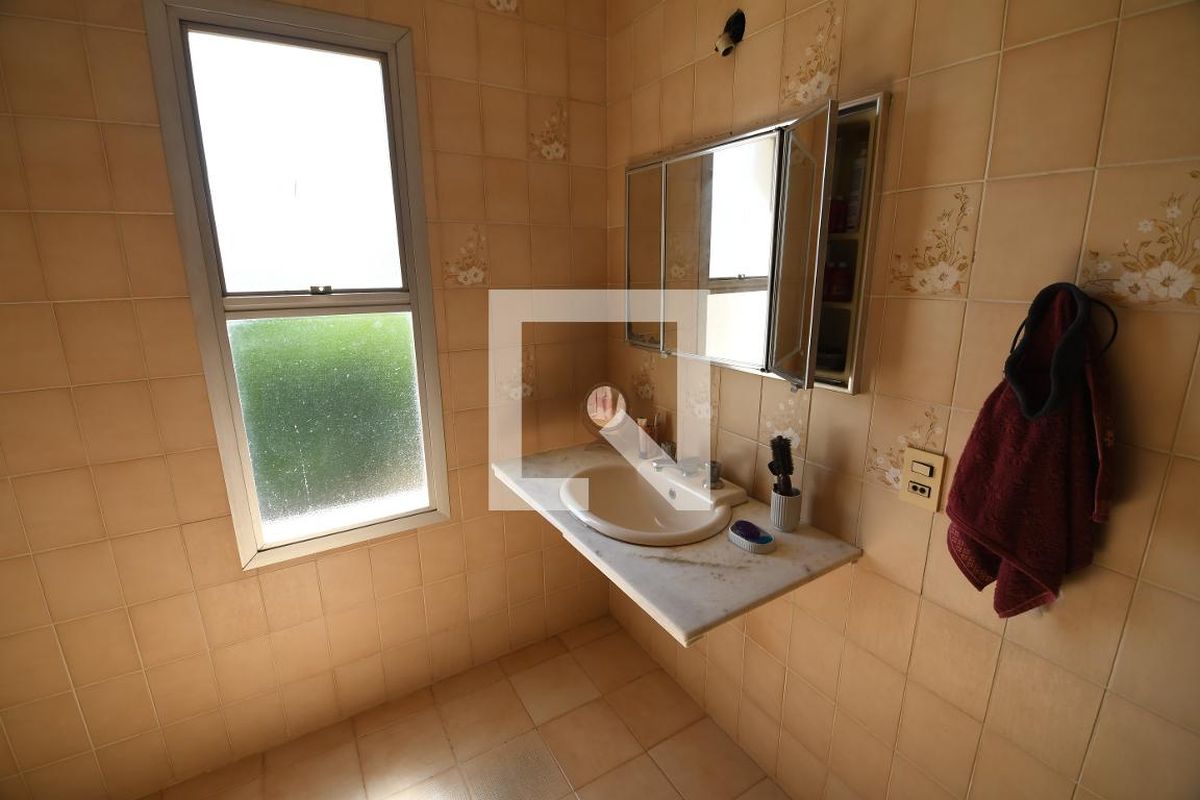 Casa à Venda - Jardim Flamboyant, 4 Quartos,  258 m2 em , Campinas - sp | SoloBR
