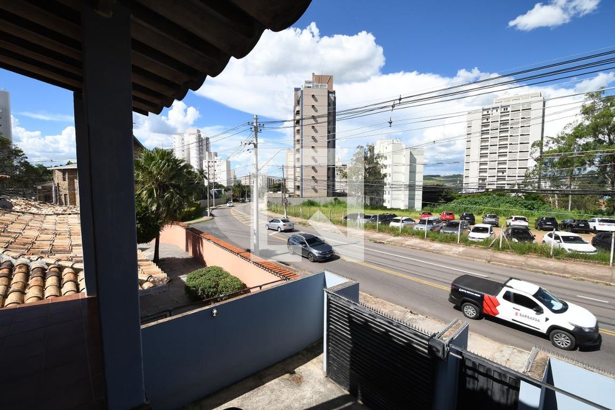 Casa à Venda - Jardim Flamboyant, 4 Quartos,  258 m2 em , Campinas - sp | SoloBR
