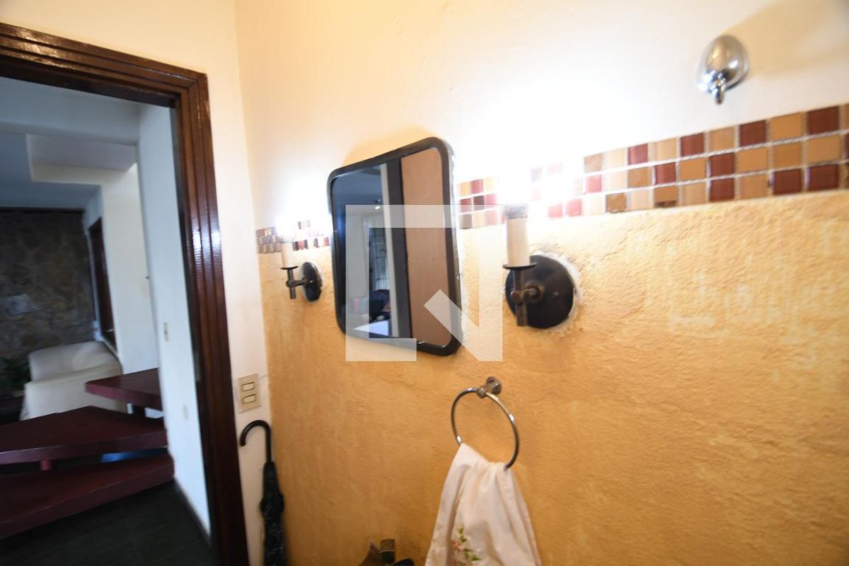 Casa à Venda - Jardim Flamboyant, 4 Quartos,  258 m2 em , Campinas - sp | SoloBR