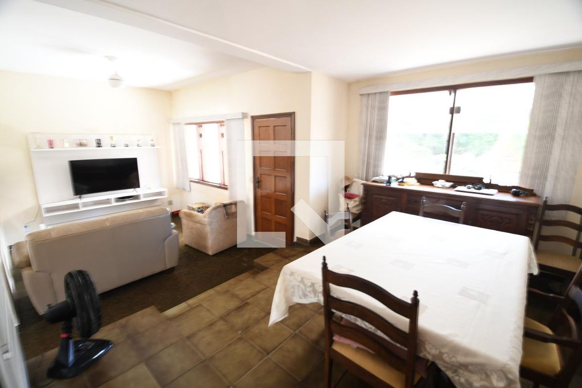 Casa à Venda - Jardim Flamboyant, 4 Quartos,  258 m2 em , Campinas - sp | SoloBR
