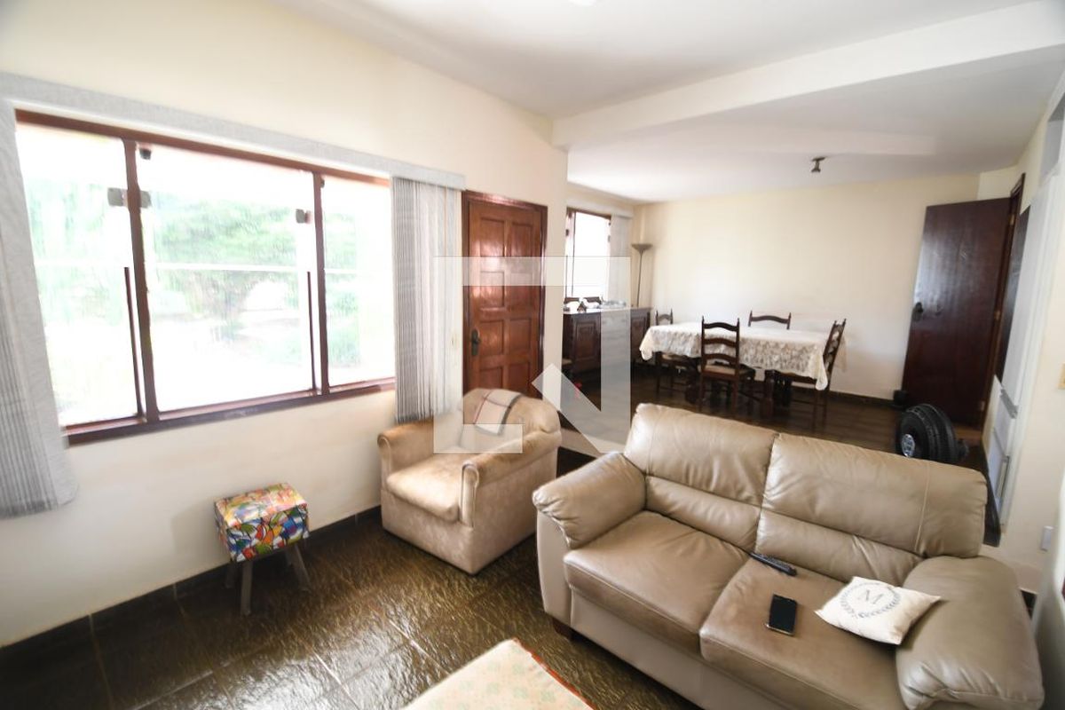 Casa à Venda - Jardim Flamboyant, 4 Quartos,  258 m2 em , Campinas - sp | SoloBR