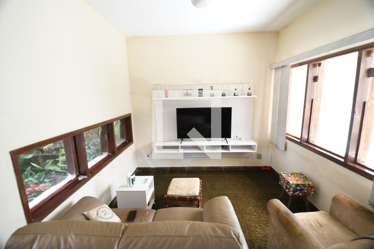 Casa à Venda - Jardim Flamboyant, 4 Quartos,  258 m2 em , Campinas - sp | SoloBR