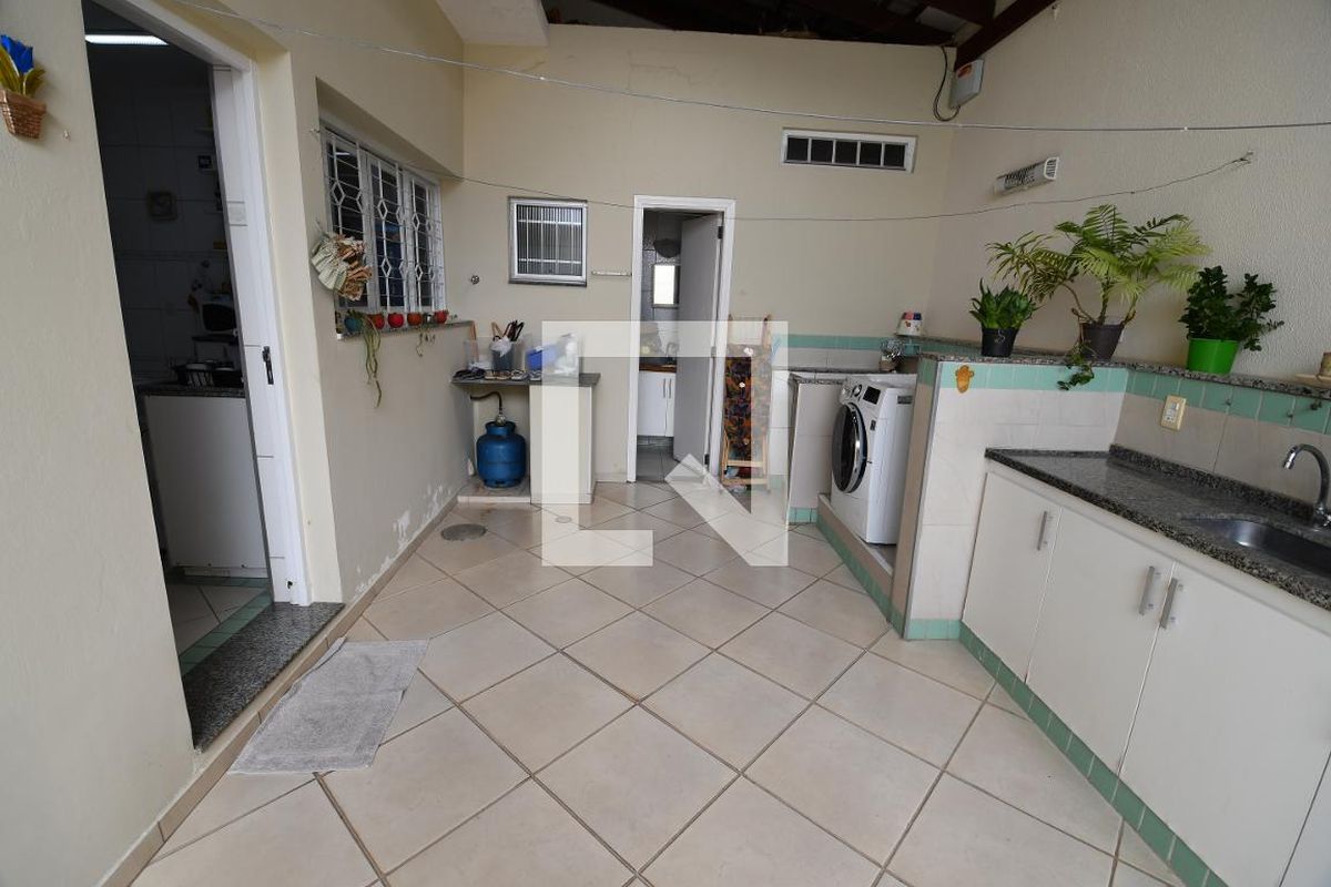 Casa à Venda - Taquaral, 3 Quartos,  189 m2 em , Campinas - sp | SoloBR
