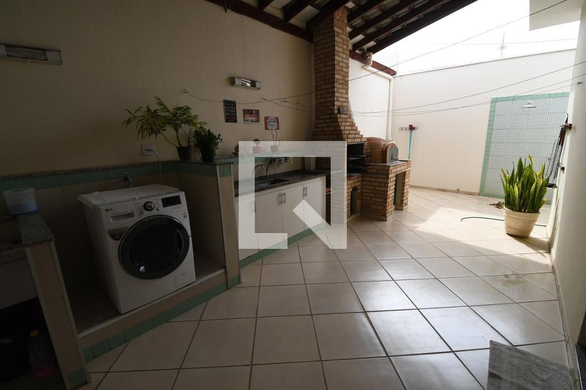 Casa à Venda - Taquaral, 3 Quartos,  189 m2 em , Campinas - sp | SoloBR