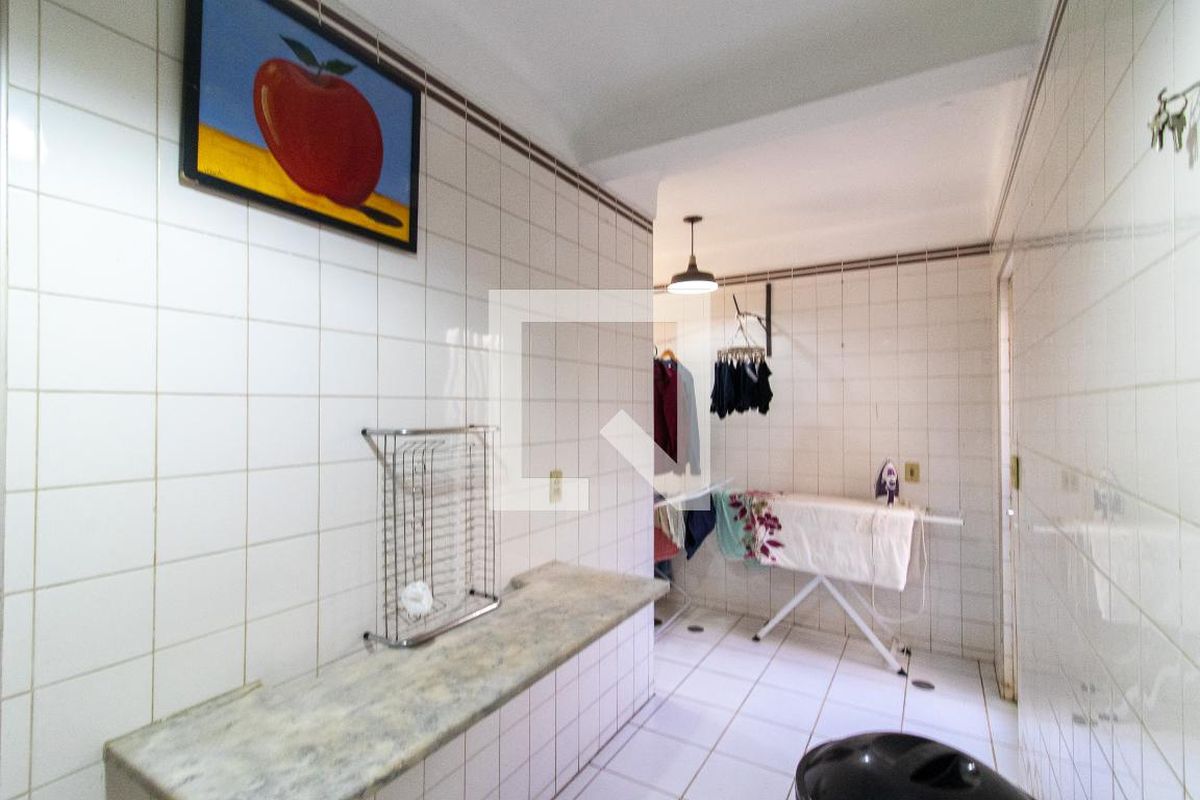 Casa à Venda - Jardim Planalto, 5 Quartos,  380 m2 em , Campinas - sp | SoloBR