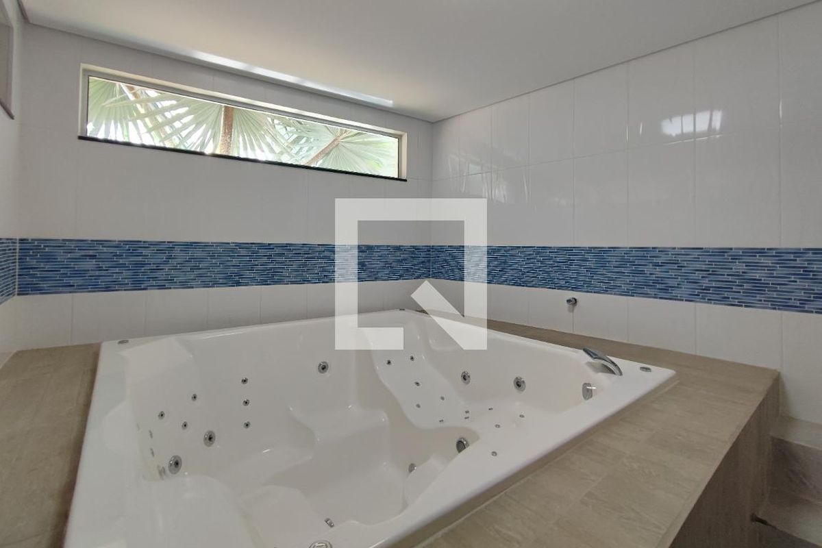 Casa à Venda - Swiss Park, 5 Quartos,  560 m2 em , Campinas - sp | SoloBR