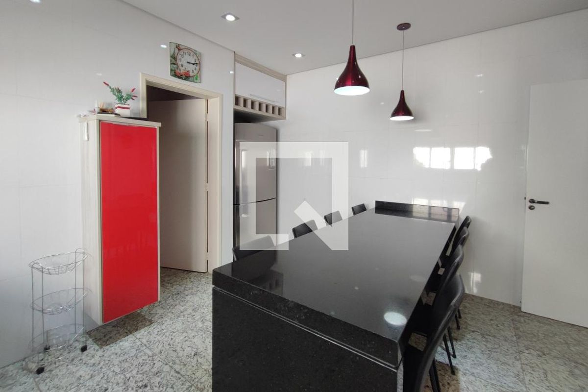 Casa à Venda - Swiss Park, 5 Quartos,  560 m2 em , Campinas - sp | SoloBR