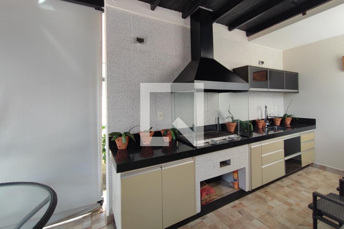 Casa à Venda - Swiss Park, 5 Quartos,  560 m2 em , Campinas - sp | SoloBR