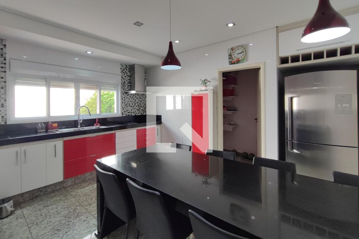Casa à Venda - Swiss Park, 5 Quartos,  560 m2 em , Campinas - sp | SoloBR