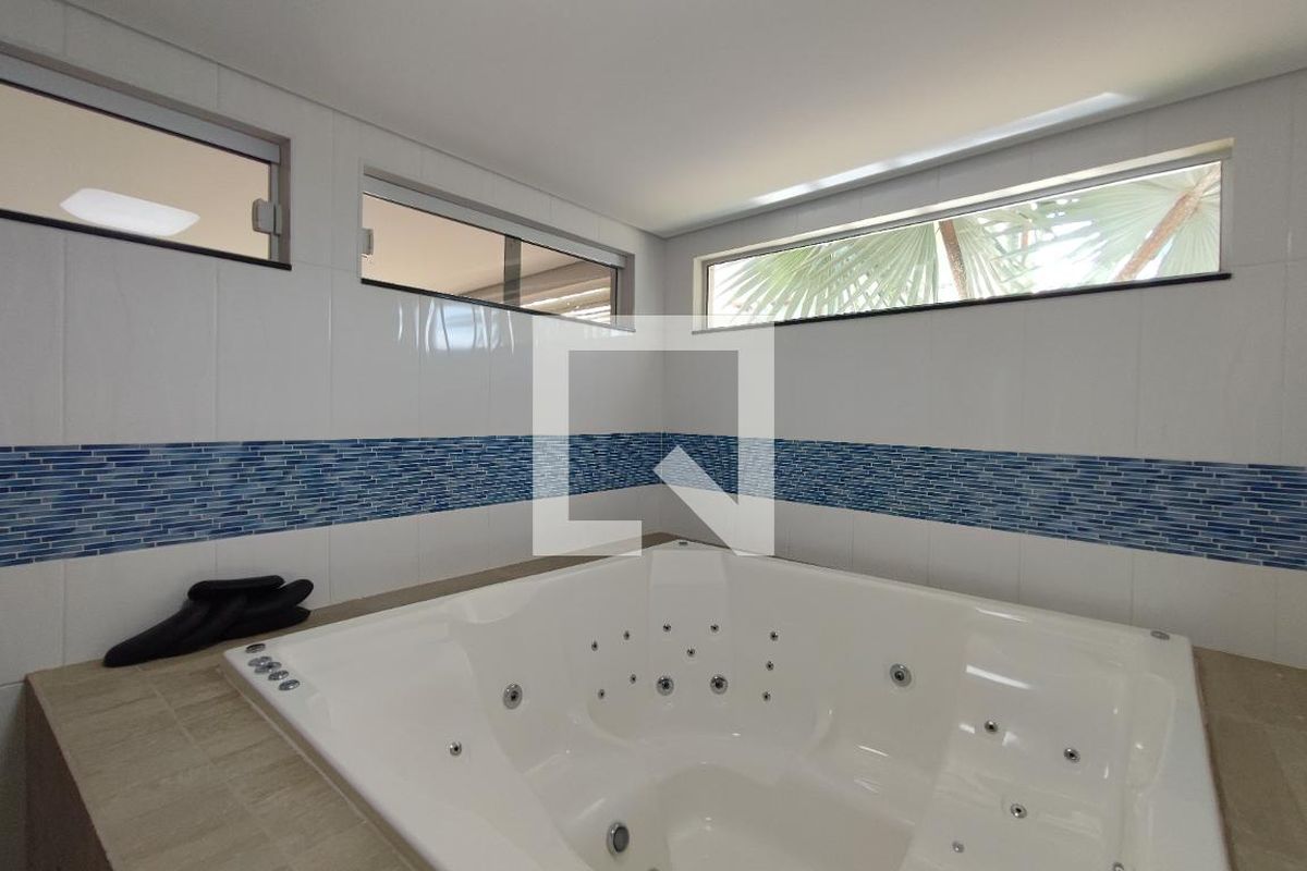Casa à Venda - Swiss Park, 5 Quartos,  560 m2 em , Campinas - sp | SoloBR