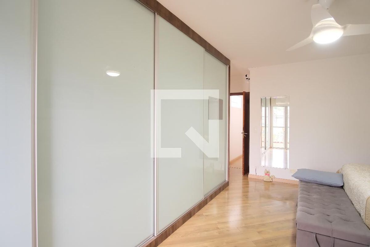 Casa, 3 quartos, 256 m² - Foto 56