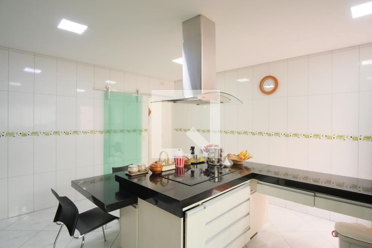 Casa, 3 quartos, 256 m² - Foto 80