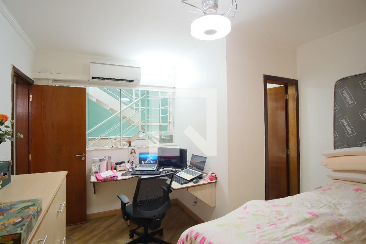 Casa, 3 quartos, 256 m² - Foto 38