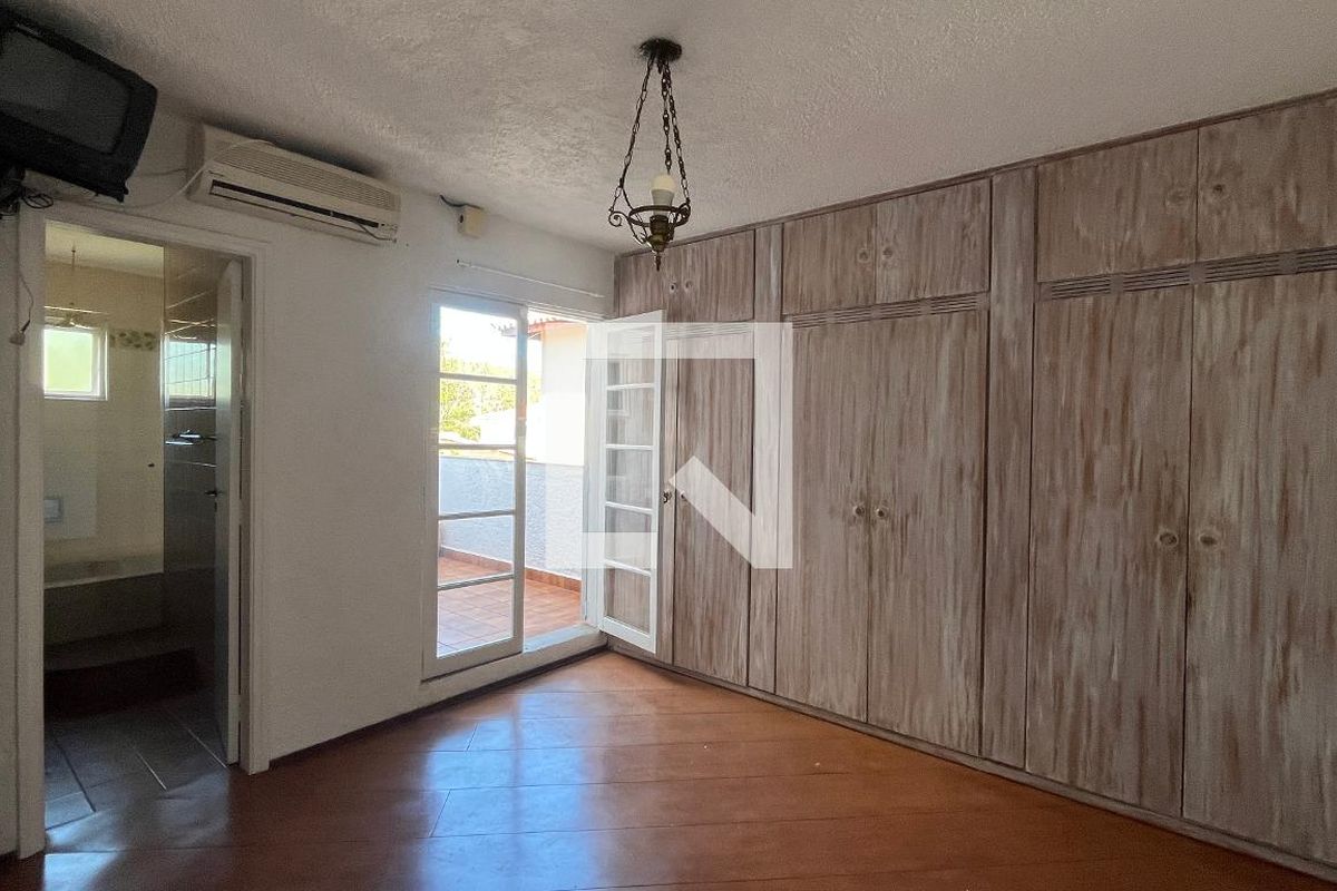 Casa à Venda - Barão Geraldo - Centro, 4 Quartos,  675 m2 em , Campinas - sp | SoloBR