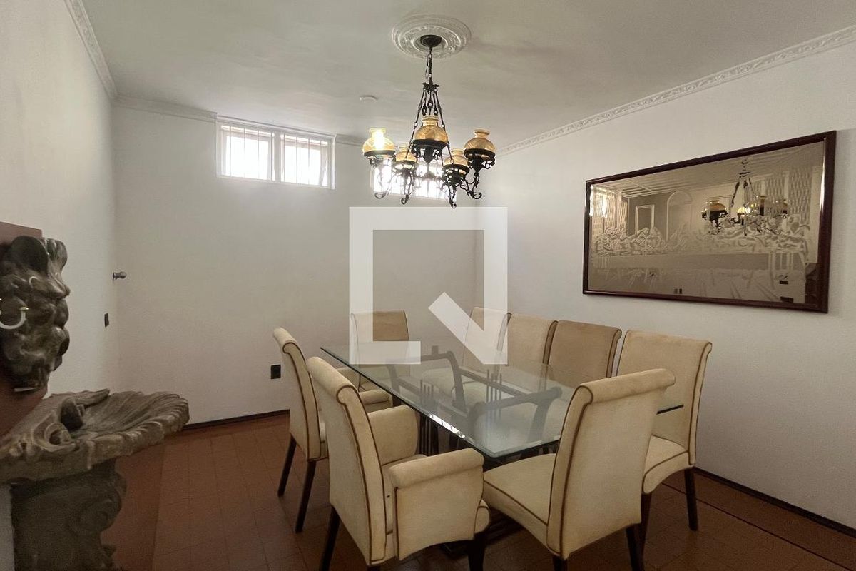 Casa à Venda - Barão Geraldo - Centro, 4 Quartos,  675 m2 em , Campinas - sp | SoloBR
