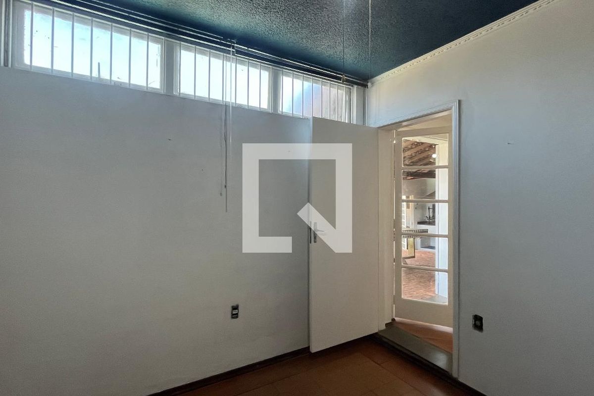 Casa à Venda - Barão Geraldo - Centro, 4 Quartos,  675 m2 em , Campinas - sp | SoloBR