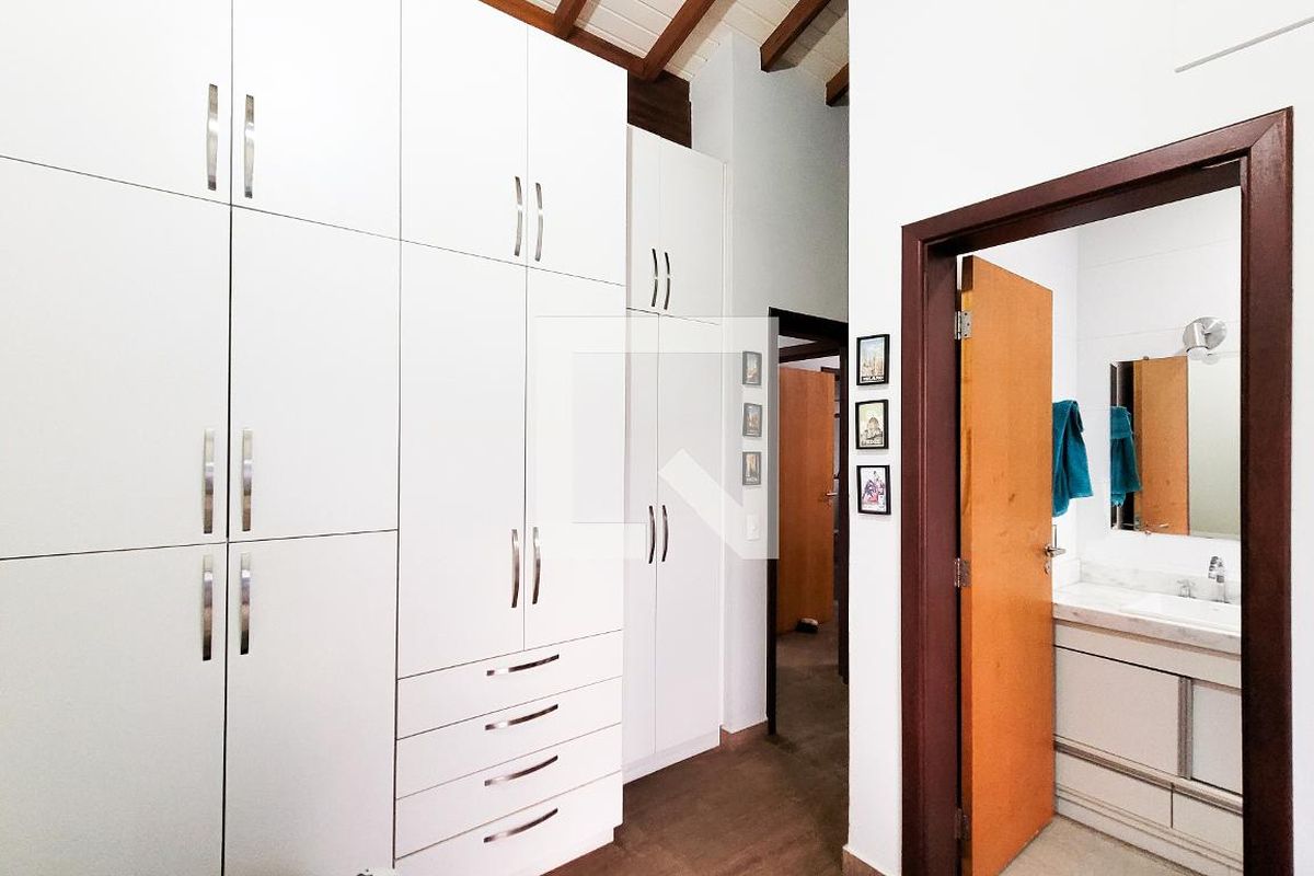 Casa à Venda - Lot. Alphaville Campinas, 5 Quartos,  413 m2 em , Campinas - sp | SoloBR