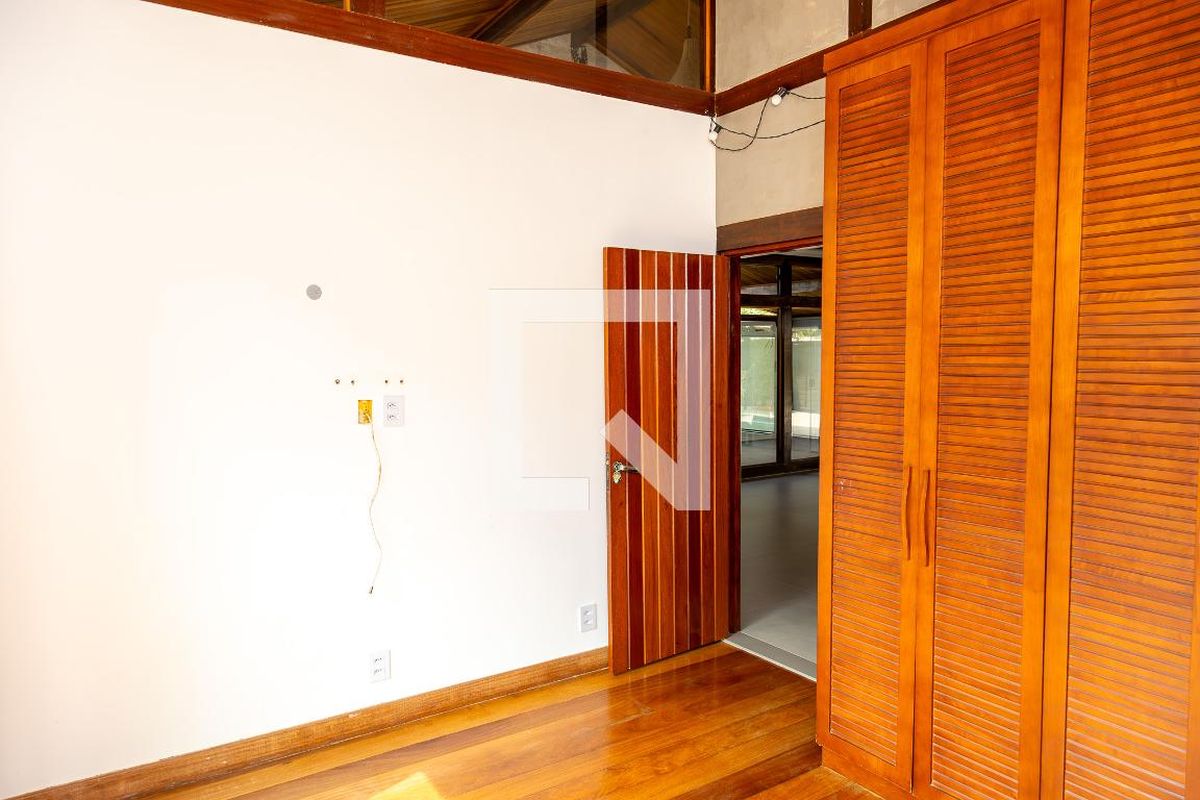 Casa, 3 quartos, 360 m² - Foto 32