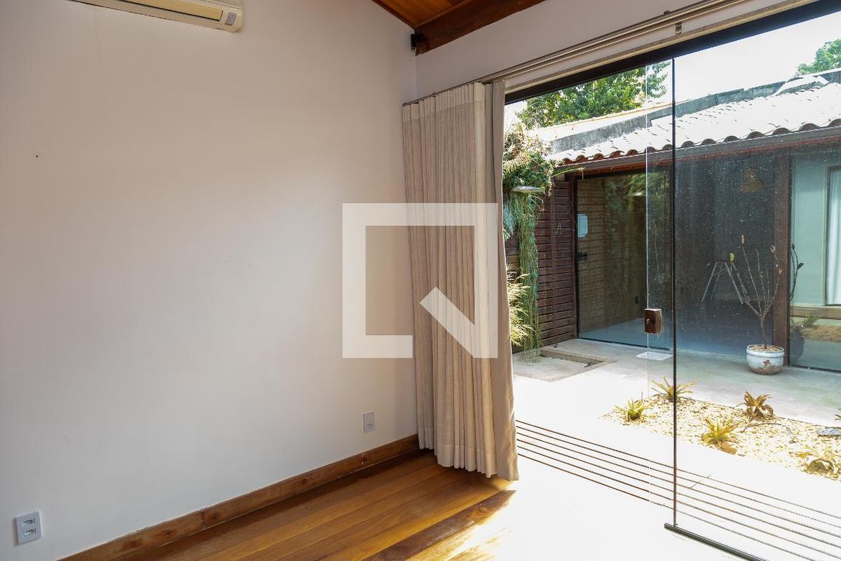 Casa, 3 quartos, 360 m² - Foto 28