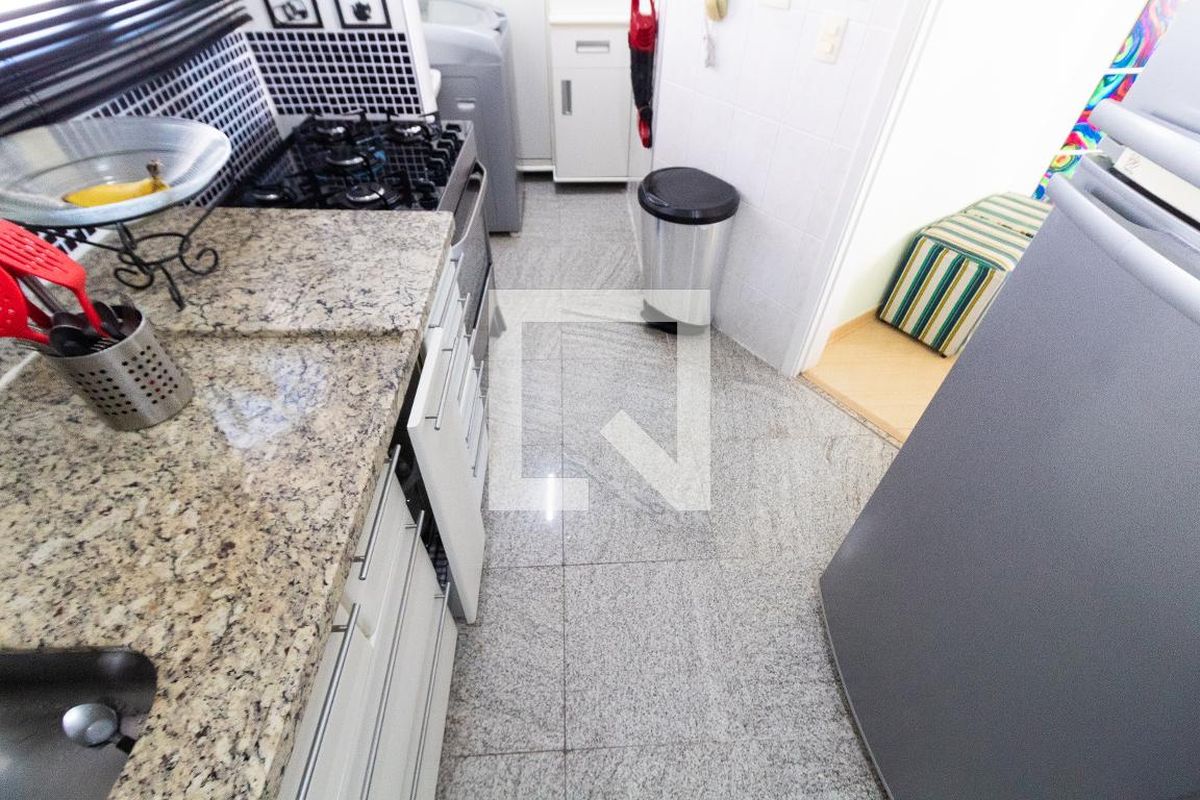 Apartamento à Venda - Mansões Santo Antônio, 2 Quartos,  681 m2 em , Campinas - sp | SoloBR