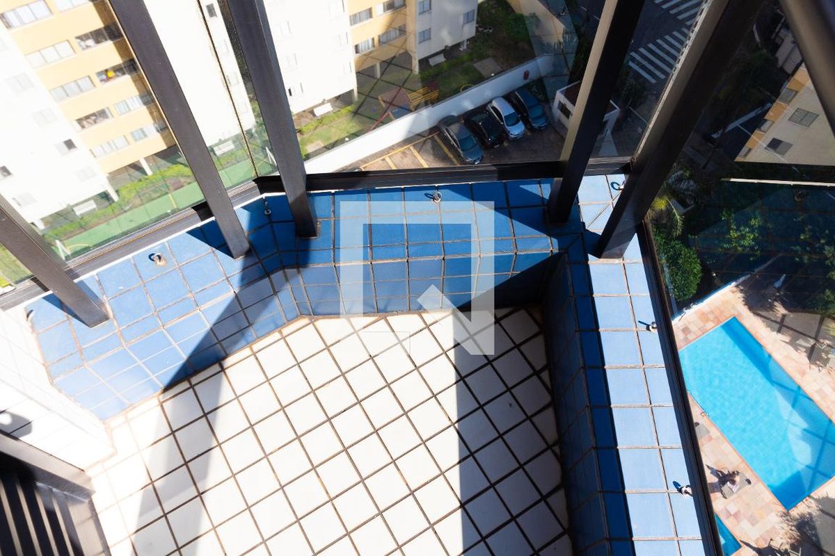 Apartamento à Venda - Mansões Santo Antônio, 2 Quartos,  681 m2 em , Campinas - sp | SoloBR