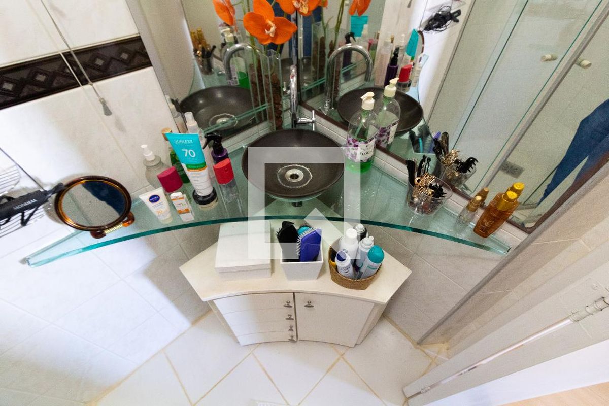 Apartamento à Venda - Mansões Santo Antônio, 2 Quartos,  681 m2 em , Campinas - sp | SoloBR