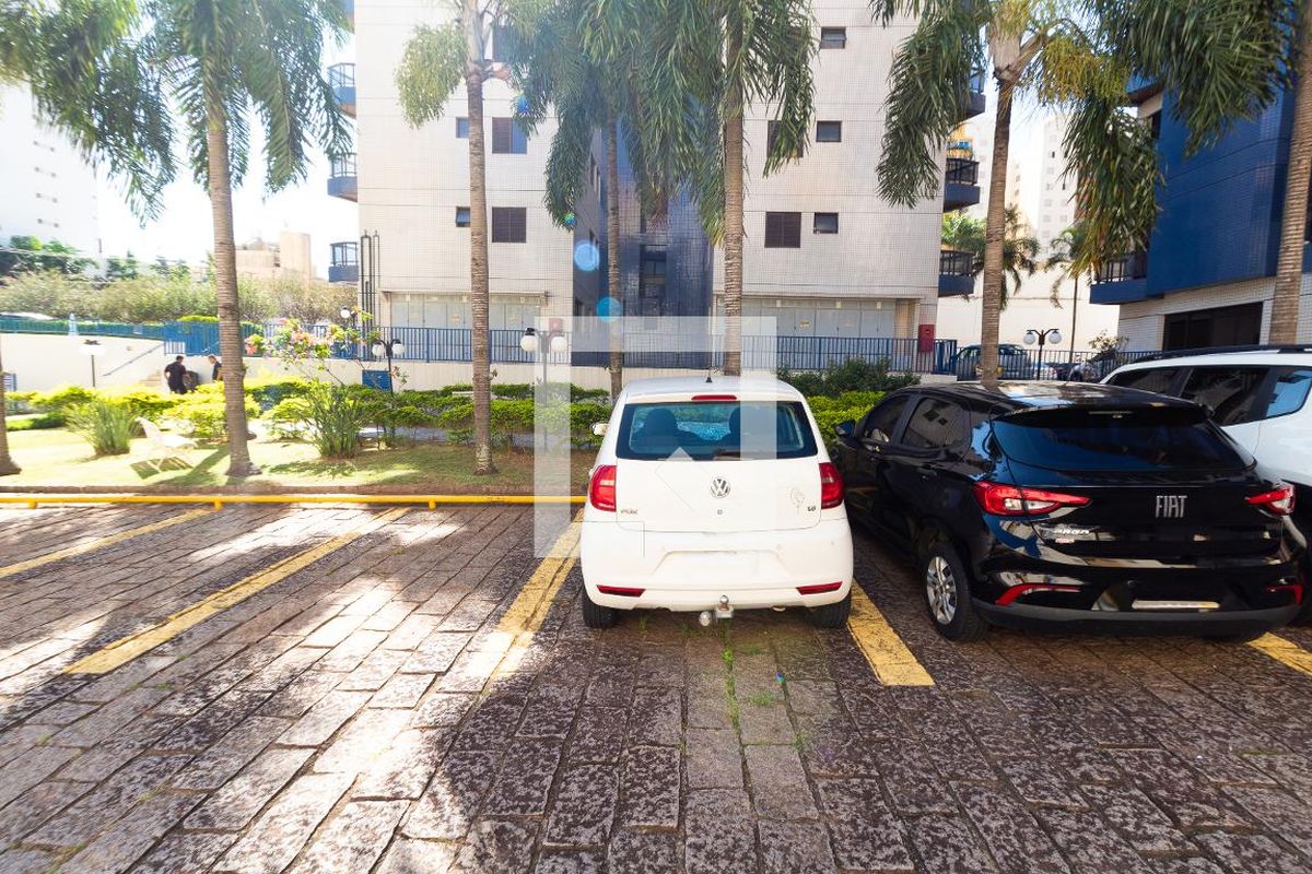 Apartamento à Venda - Mansões Santo Antônio, 2 Quartos,  681 m2 em , Campinas - sp | SoloBR
