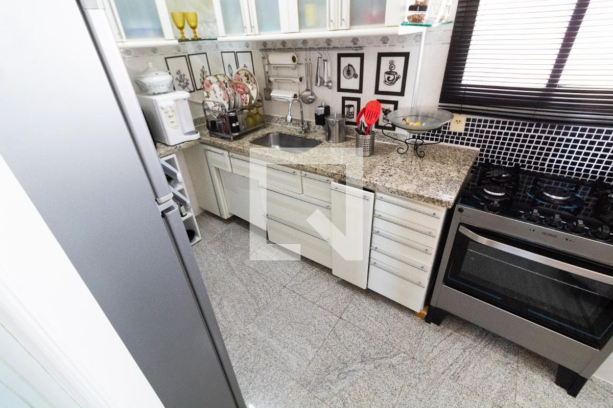 Apartamento à Venda - Mansões Santo Antônio, 2 Quartos,  681 m2 em , Campinas - sp | SoloBR