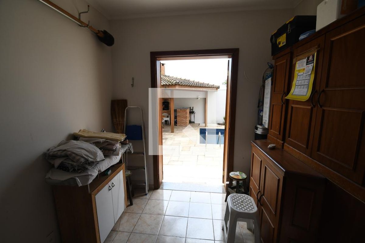 Casa à Venda - Vila Brandina, 5 Quartos,  288 m2 em , Campinas - sp | SoloBR
