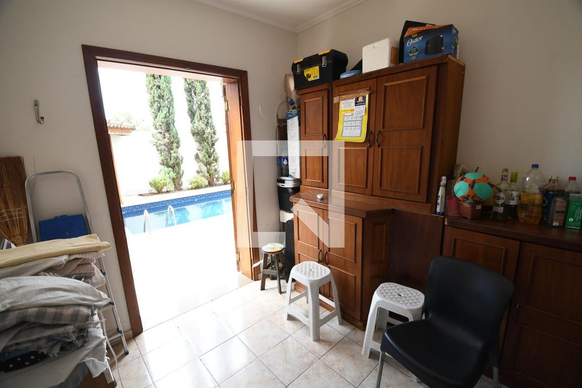 Casa à Venda - Vila Brandina, 5 Quartos,  288 m2 em , Campinas - sp | SoloBR